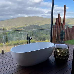 On Eagle Wings Mountain Retreat & , Neranwood Australia